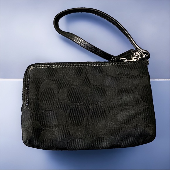 NWOT Coach Black Embossed Fabric Wristlet w/Card Slots/Makeup Bag - Picture 4 of 4